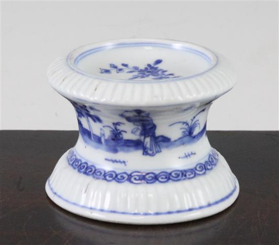 A Chinese export blue and white trencher salt cellar, Qianlong, 6cm